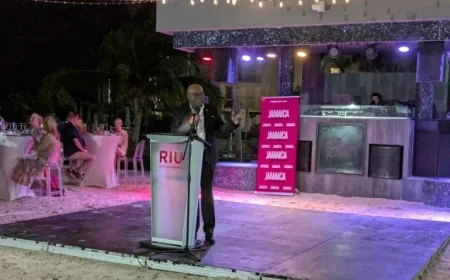 Jamaica’s Tourism Minister Applauds Travel Advisors, Shares Island Updates