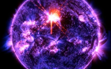 Sun Emits Powerful Solar Flare