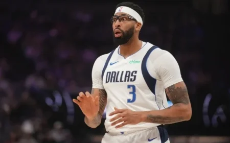 Mavericks Trade Anthony Davis to Wizards for Khris Middleton, Draft Picks