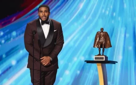 Commanders’ Bobby Wagner Wins 2025 Walter Payton NFL Man of the Year