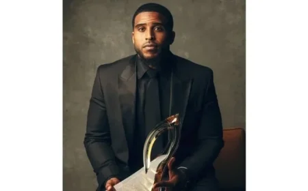 NFL Legend Bobby Wagner to Speak at 2026 Commencement, Award Recipients Revealed