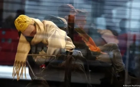 Berlin Airport Suspends Flights for Second Consecutive Day