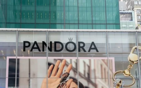 World’s Largest Jeweler Opts Out of Silver Due to High Costs