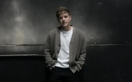 Mae Martin Inks Exclusive First-Look Deal with Netflix