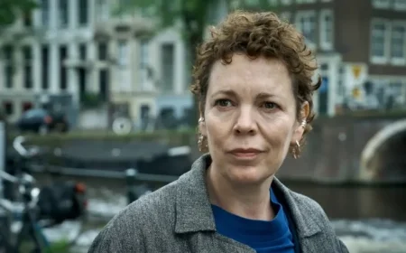 Olivia Colman Describes Herself to Husband as a Gay Man
