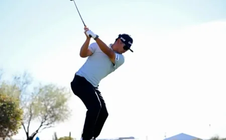 Ryo Hisatsune Leads 2026 WM Phoenix Open with Spectacular Water-Ball Birdie