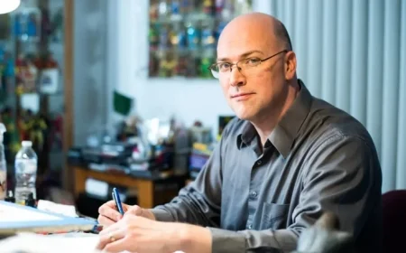 Artist Alex Ross Crafts New Graphic Novel ‘Marvel Dimensions’