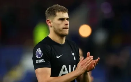 Tottenham vs Man United: Van de Ven, Odobert, Sarr Lead Frank’s Lineup Changes