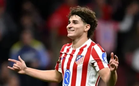 Chelsea and Barcelona to Compete with Arsenal for Alvarez – Report