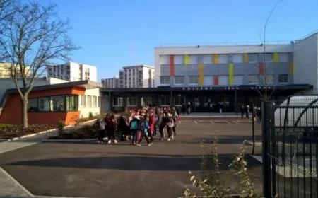 “Brutal Attack: Schoolgirl Assaulted Severely by Two Female Peers”