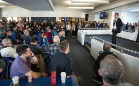 NASA Strengthens Workforce, Cuts Contractor Dependence