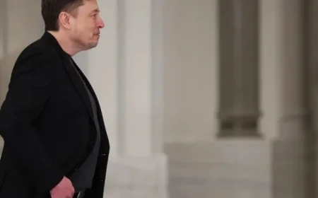 “Download Icon: Understanding the Down Arrow Button”