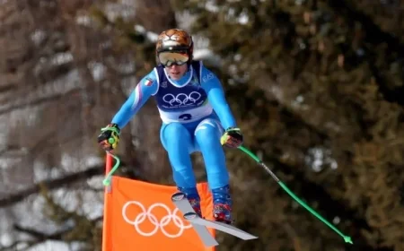 Johnson Leads Women’s Downhill; Vonn Suffers Hard Fall
