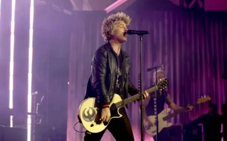 Green Day Urges ICE Agents to Resign at Pre-Super Bowl Concert
