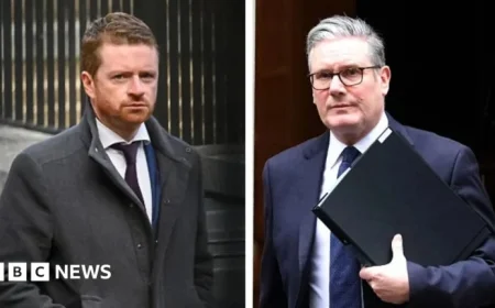 PM’s Chief Aide McSweeney Resigns Amid Mandelson Dispute