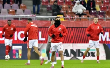 Dinamo vs Universitatea Craiova: Top Spot Clash in Superligă Derby