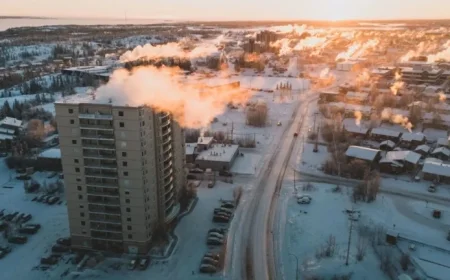Yellowknife Residents Tackle Frozen Pipes After Power Outage
