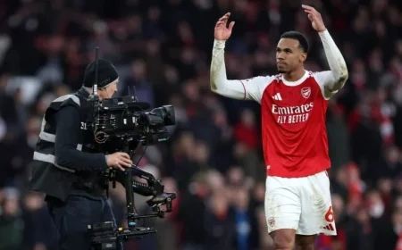 Premier League Insights: Arsenal’s Offside Mastery, Newcastle’s Struggles, Spurs’ Card Surge