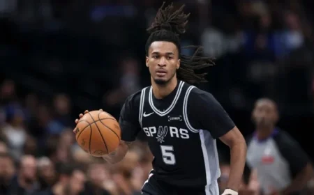 Spurs’ Castle Exits Lakers Game Due to Pelvis Contusion