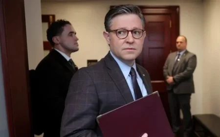 Three Republicans Block Bid to Protect Trump from Tariff Challenges