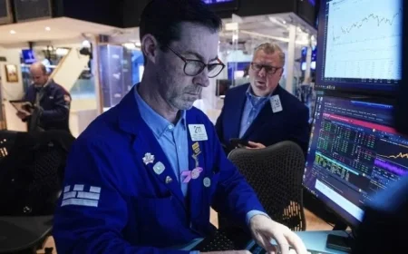 Delayed Jobs Report Sparks ‘Goldilocks’ Hopes Amid Stock Market Tensions