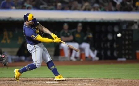 Brewers Secure Deal with Gary Sánchez