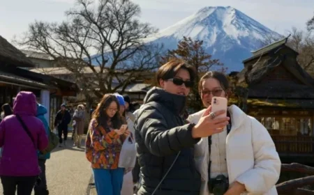 Japan’s Tourist Attractions Adjust to Absence of Chinese Group Tours