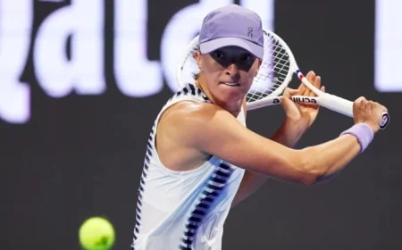 Iga Świątek vs. Maria Sakkari: Live Semifinal Battle in Doha
