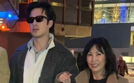 Hudson Williams Accompanies Mom to Pacers vs Knicks at Madison Square Garden