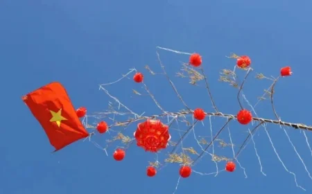 Gyalai: Locals Erect Colorful Poles for Lunar New Year Celebration