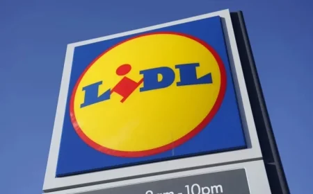 Lidl Worker Fired for Drinking 17p Water Bottle