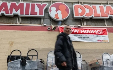 Economist Warns: Worsening K-Shaped Economy Risks Caste System in America