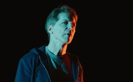 Critics Praise Sean Hayes in Celebrated Off-Broadway Show “The Unknown”