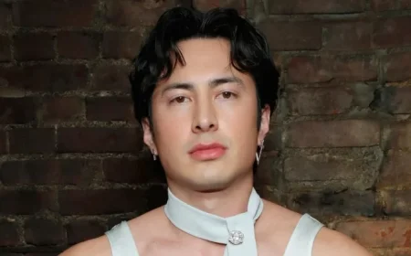 Hudson Williams Reveals Girlfriend on Valentine’s Day with Co-Star Connor Storrie Photo