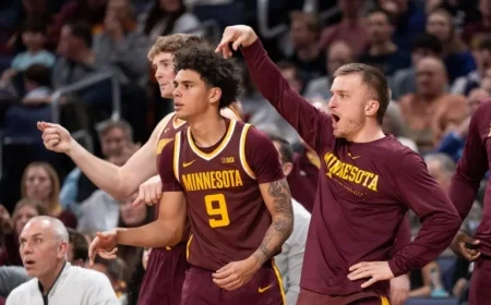Gophers Travel West to Challenge Washington