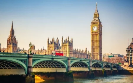 United Airlines Offers Rare Chance for Flight Attendants’ Ideal Relocation