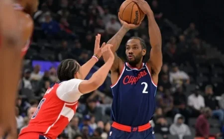 L.A. Notes: Leonard, Knecht, Highsmith Shine; Giannis, Doncic, Kleber Updates