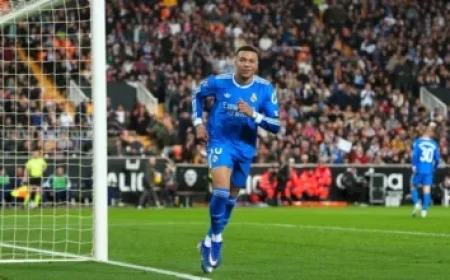 Paris Snowstorm Reduces Flights by 30% at CDG, 20% at Orly