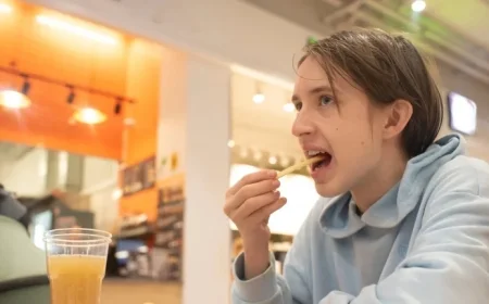 Millennials Likely Missed This Iconic Department Store Restaurant Chain