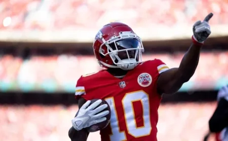 Chris Jones Urges Chiefs to Reunite with Tyreek Hill
