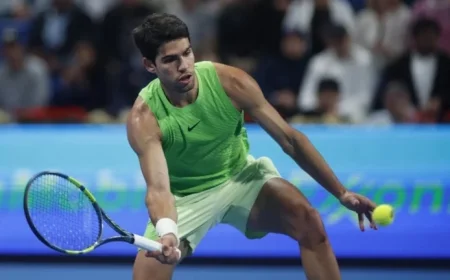 Alcaraz Overcomes Rinderknech to Advance in Qatar Open Debut