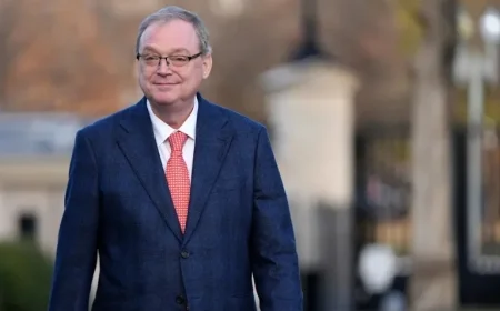 Hassett Advocates Disciplining Fed Staff for Tariff Cost Reports