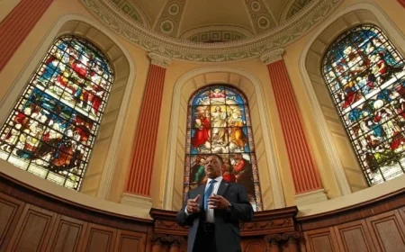 Jesse Jackson Surprises with Unrequested Autograph