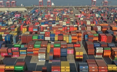 US Trade Deficit Expands in December Amid Import Surge