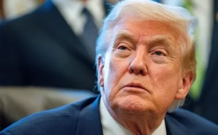 Trump Weighs Iran Strategy: Targeted Strikes or Regime Change