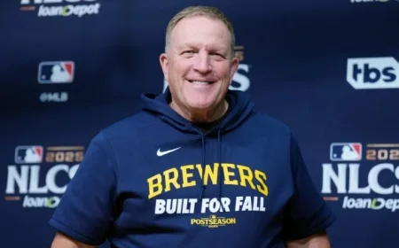 Brewers Secure New Contract with Pat Murphy