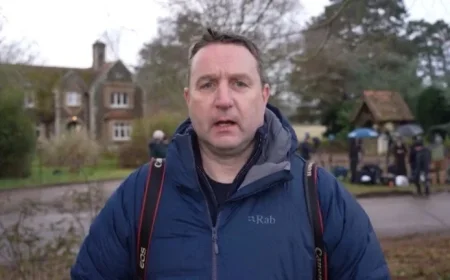 “Photographer Captures Astounding Image of Andrew with Perfect Timing”