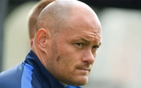 Portsmouth Faces Challenges at the Den: Expert EFL Predictions & Tips