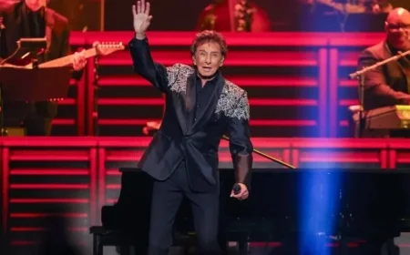 Barry Manilow Cancels More Concerts During Cancer Surgery Recovery