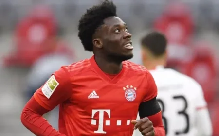 Alphonso Davies Exits Bayern Munich Game Due to Injury